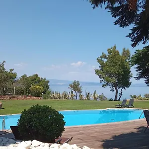 Βίλα Castle On The Edge Of The Sea, Νέα Ποτίδαια